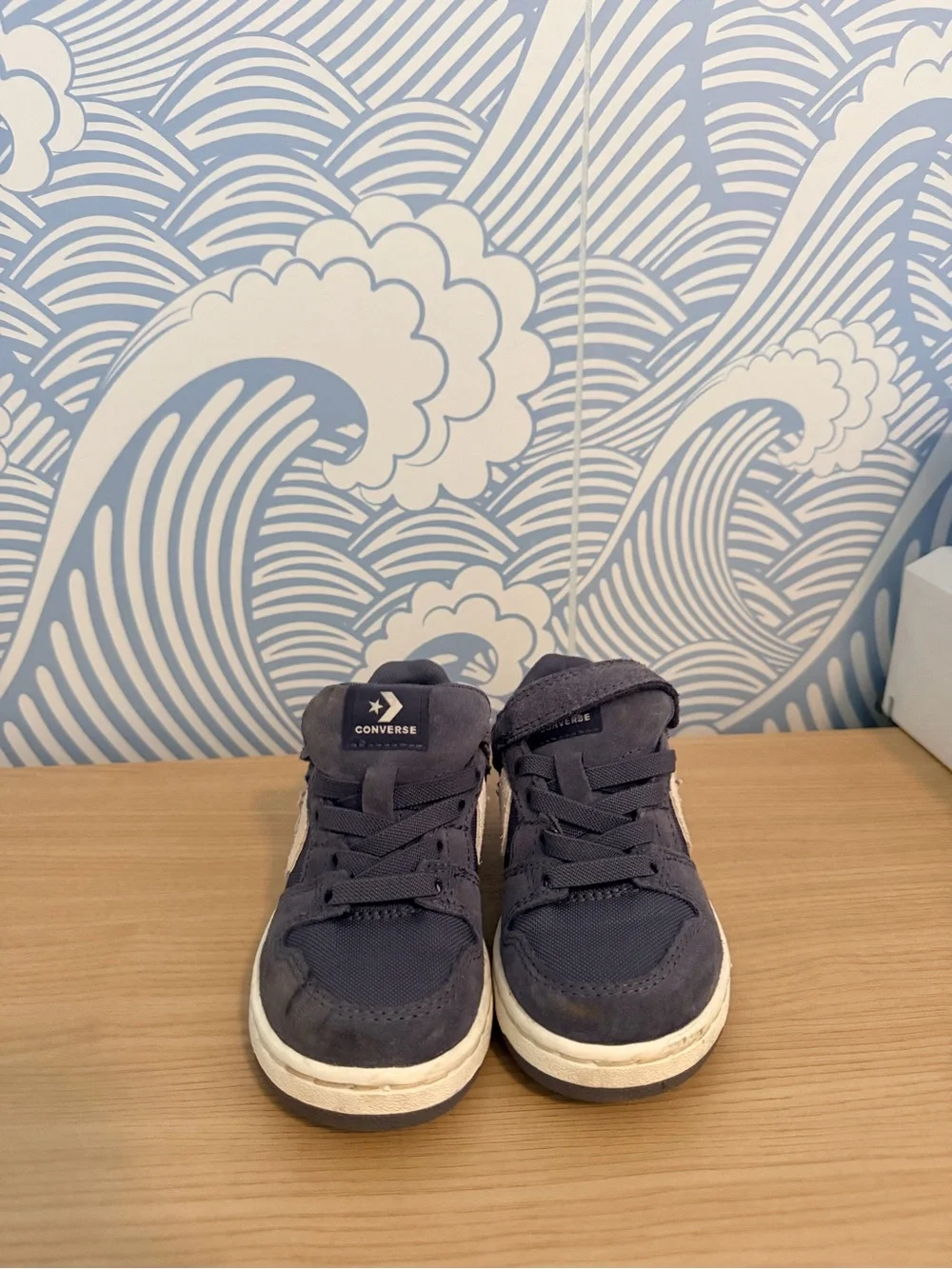 Converse Kids Low-Top Sneakers in Charcoal Gray with White Star Chevron